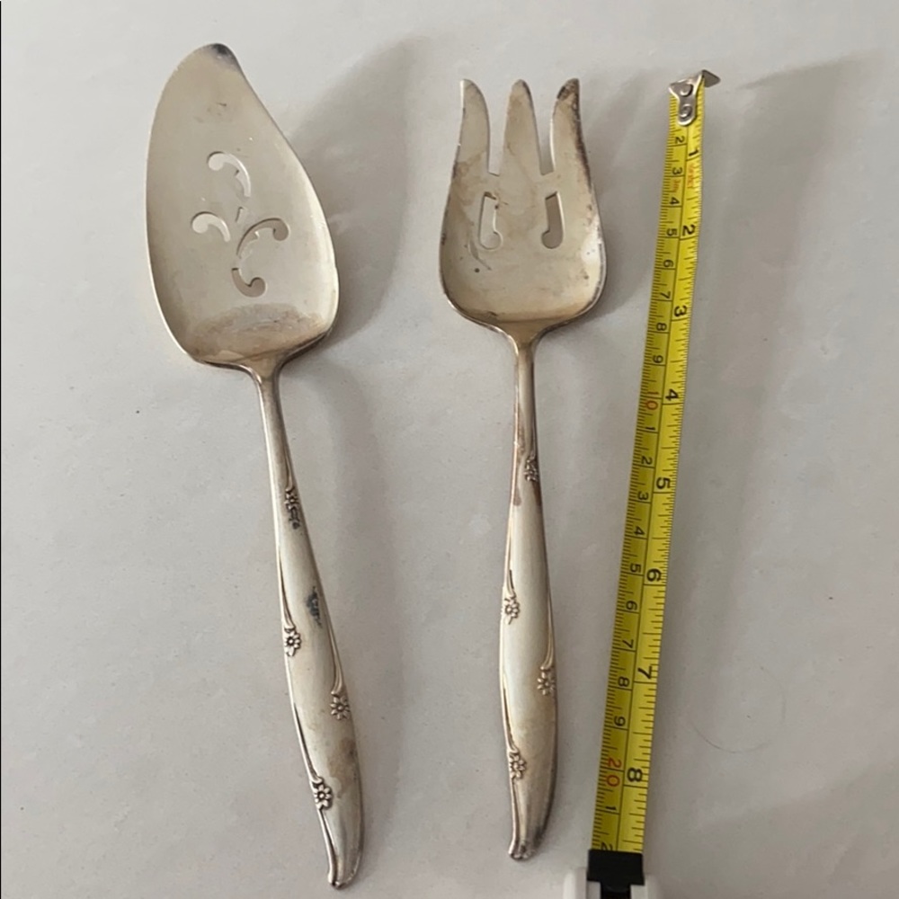 Community Silver Fish Serveware - Picture 2 of 2